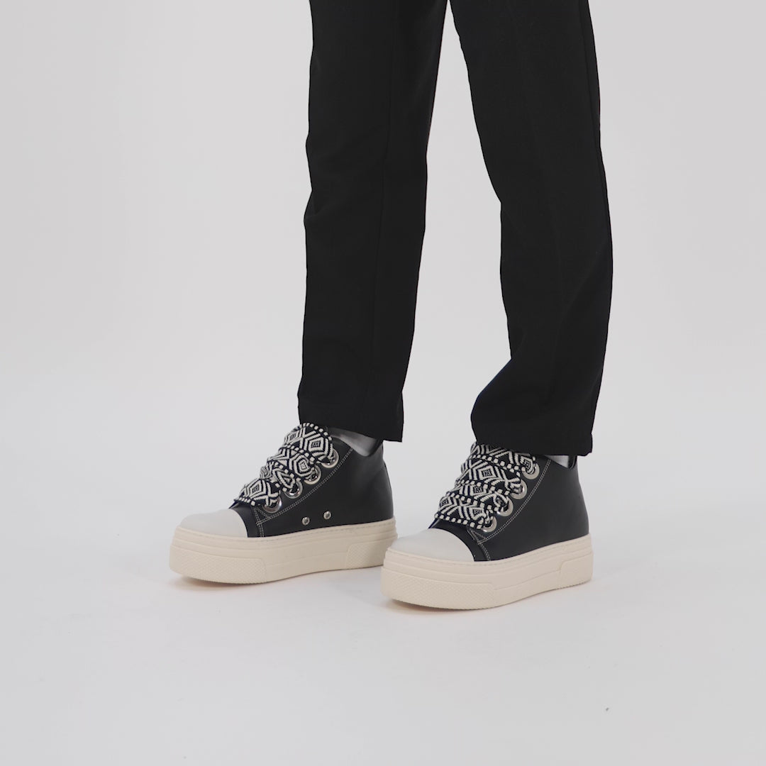 CALIPSO 200 – Rhombuses Laces